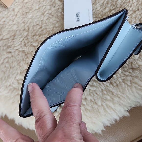 NWT IOB Coach Med Signature & Pale Blue Corner Zip Wallet 🩵 - Picture 14 of 16